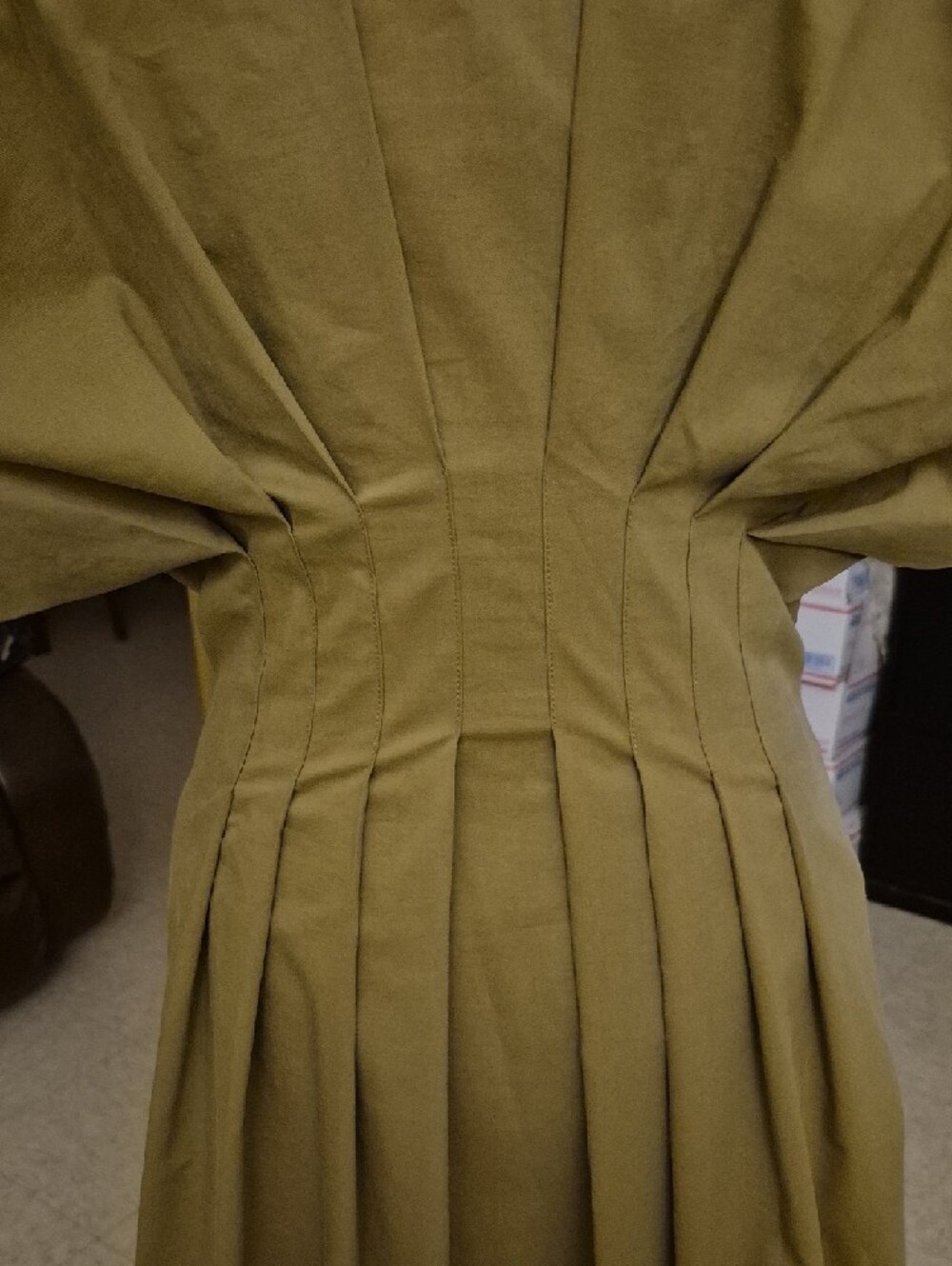 Exquise Olive Button-Front Maxi Dress with Puff Sleeves - Picture 4 of 10